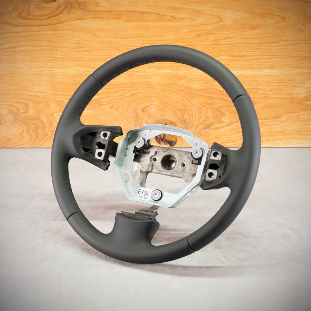 Suzuki Grand Vitara Custom steering wheel