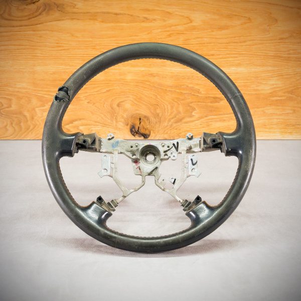 Toyota Hilux steering wheel before modification