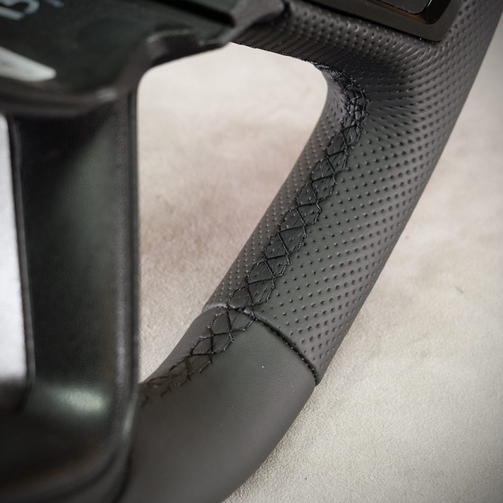 Dodge RAM Custom steering wheel