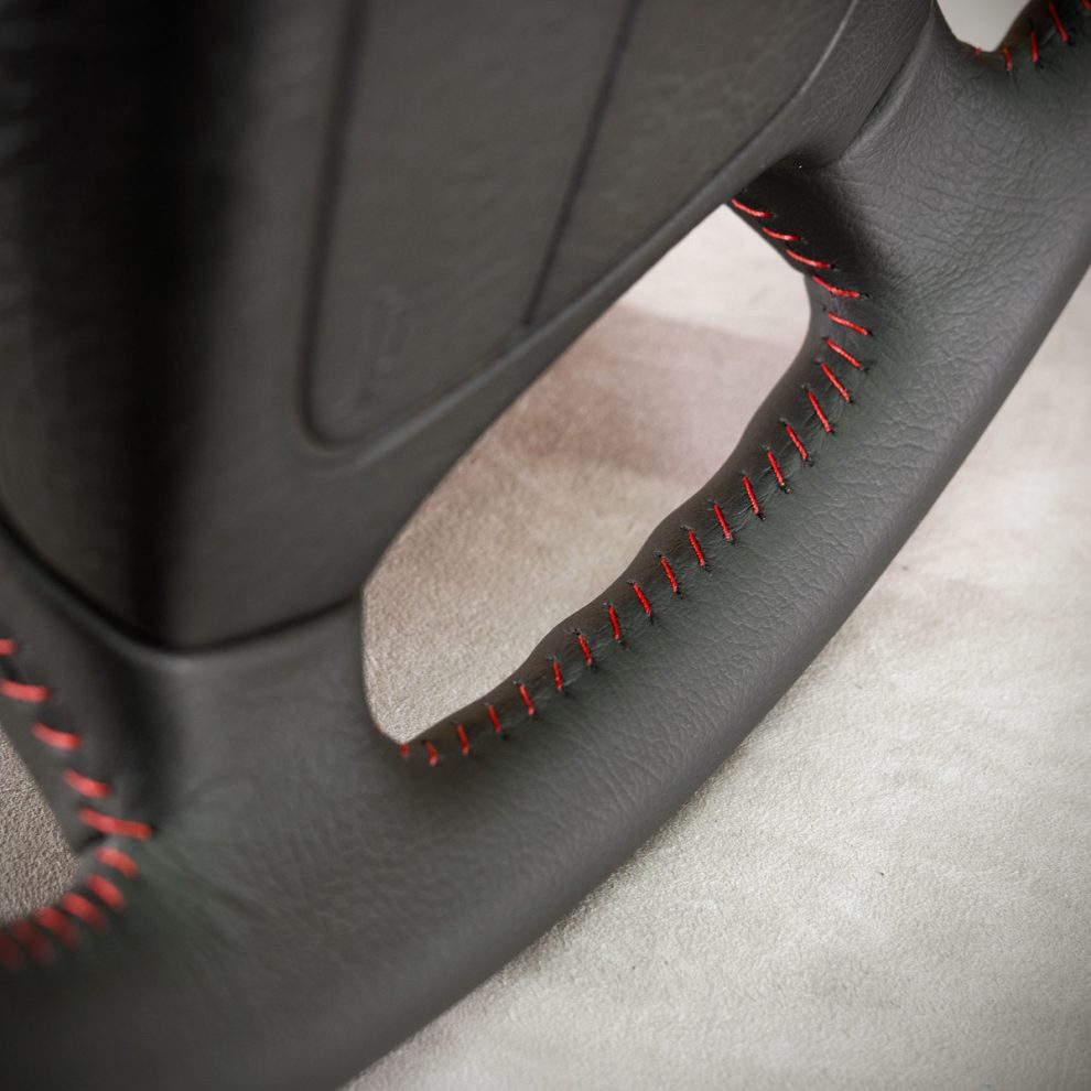 Mercedes-Benz 190 Custom steering wheel