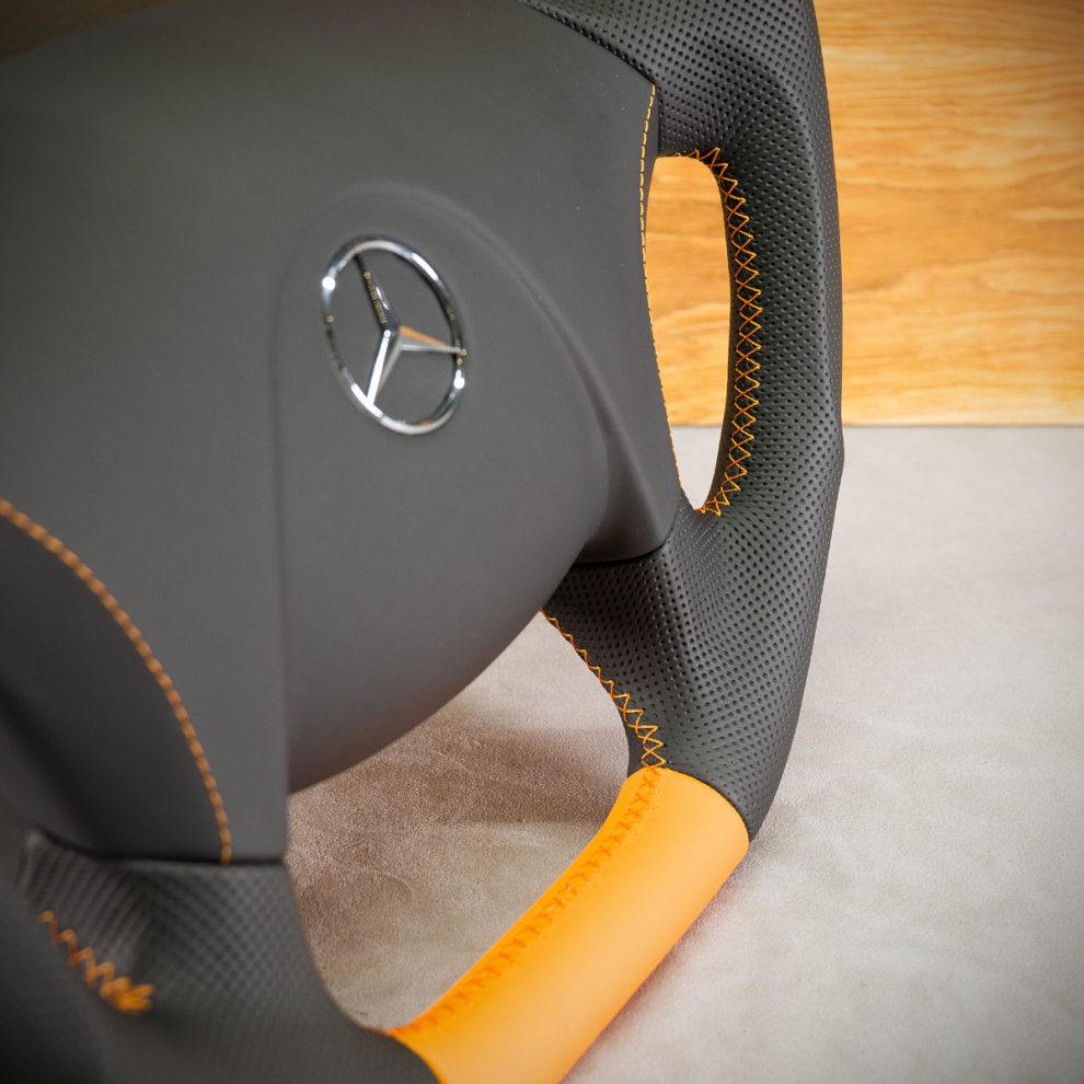 Mercedes-Benz Atego Custom steering wheel