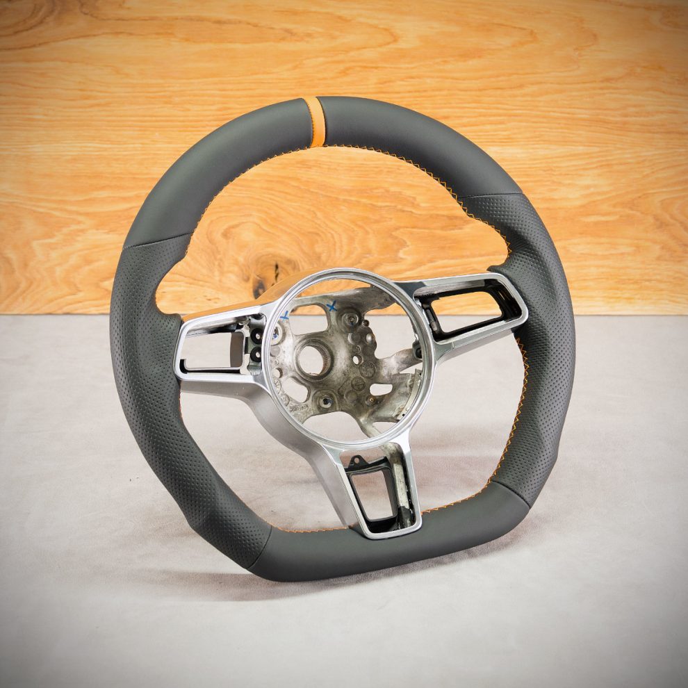 Porsche Macan Custom steering wheel