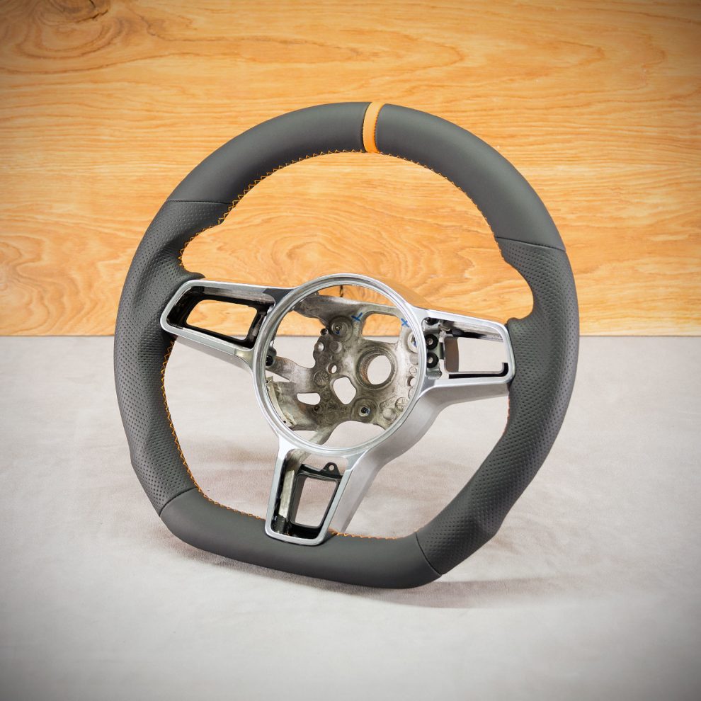Porsche Macan Custom steering wheel