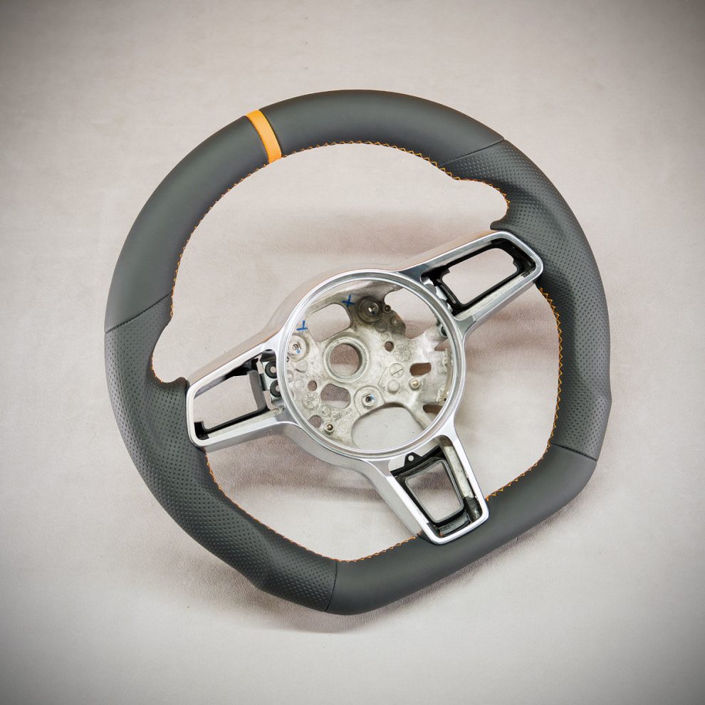 Porsche Macan Custom steering wheel