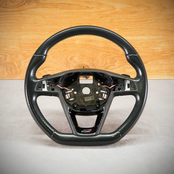 Seat Leon III steering wheel before modification