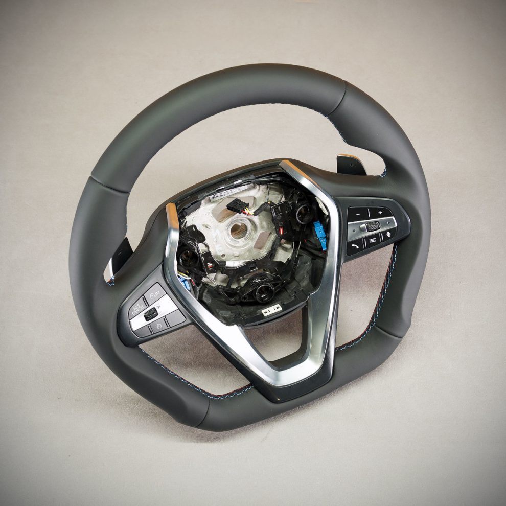 BMW X4 G02 Custom steering wheel