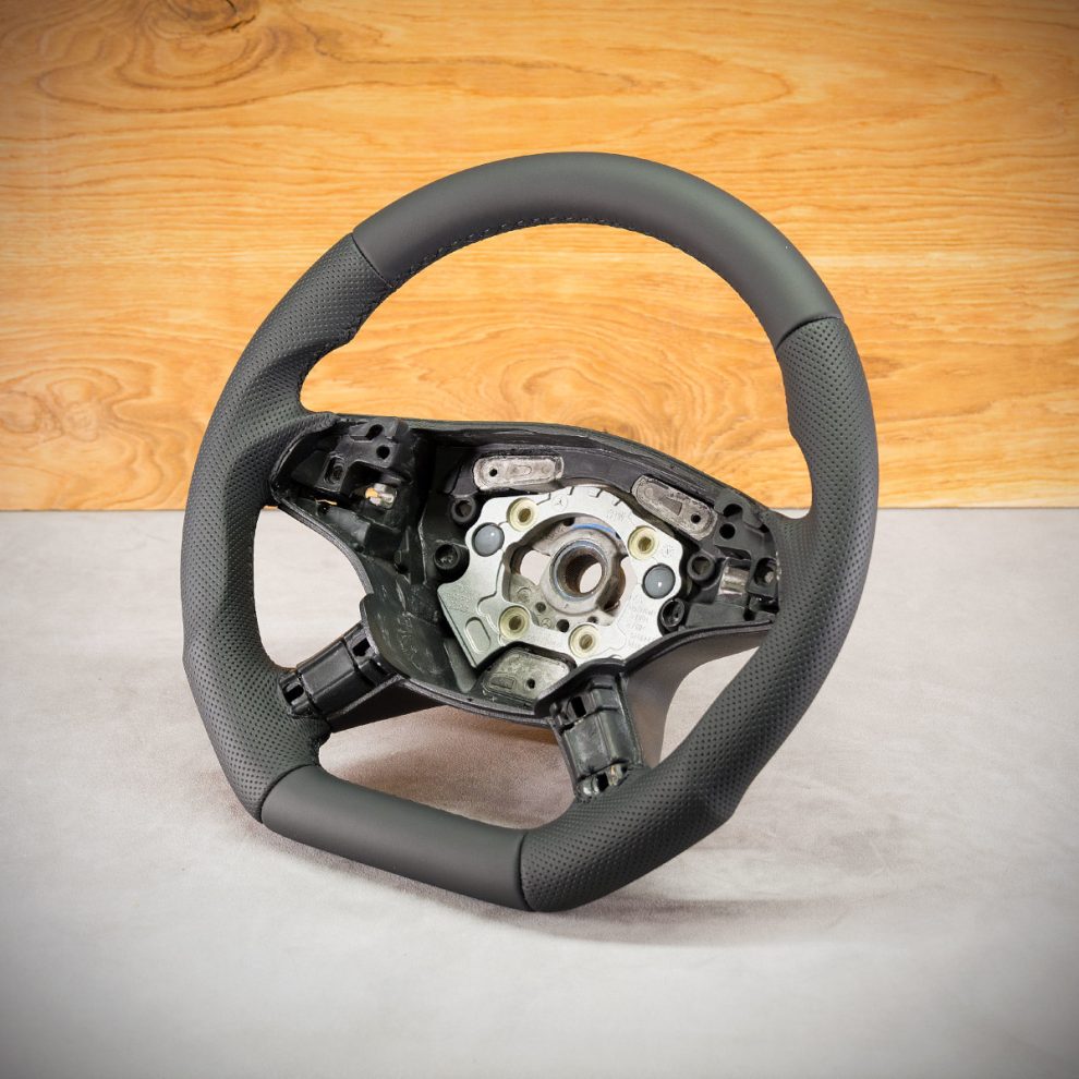 Mercedes-Benz ML W164 Custom steering wheel