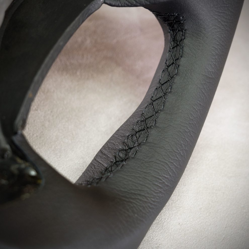 Mercedes-Benz ML W164 Custom steering wheel