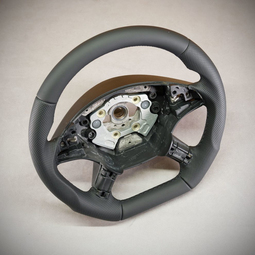 Mercedes-Benz ML W164 Custom steering wheel
