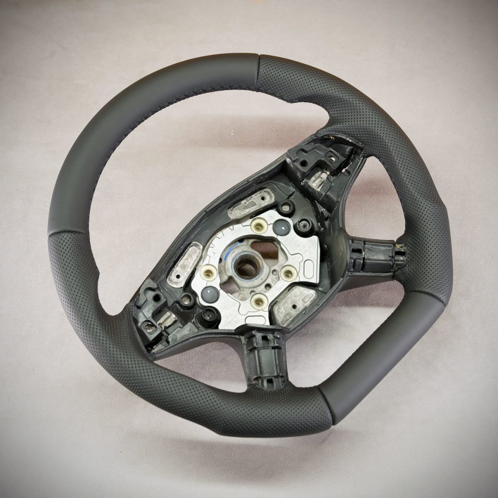Mercedes-Benz ML W164 Custom steering wheel