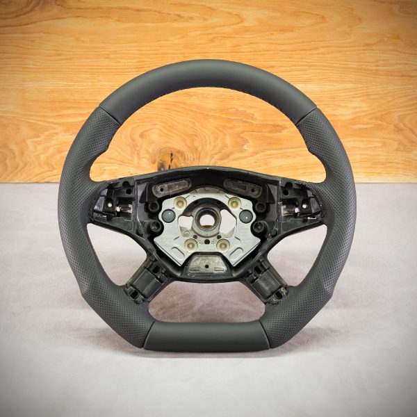 Mercedes-Benz ML W164 steering wheel after modification