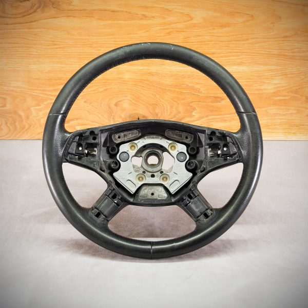 Mercedes-Benz ML W164 steering wheel before modification