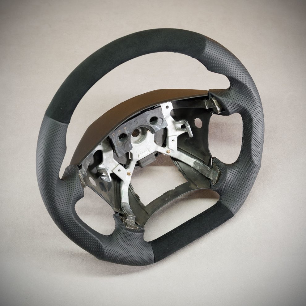 Nissan Patrol Custom steering wheel