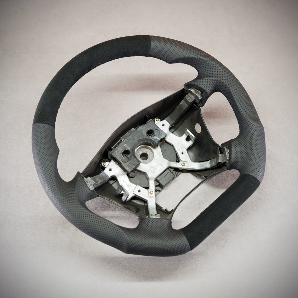 Nissan Patrol Custom steering wheel
