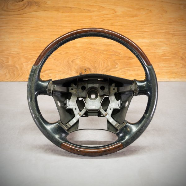 Nissan Patrol steering wheel before modification