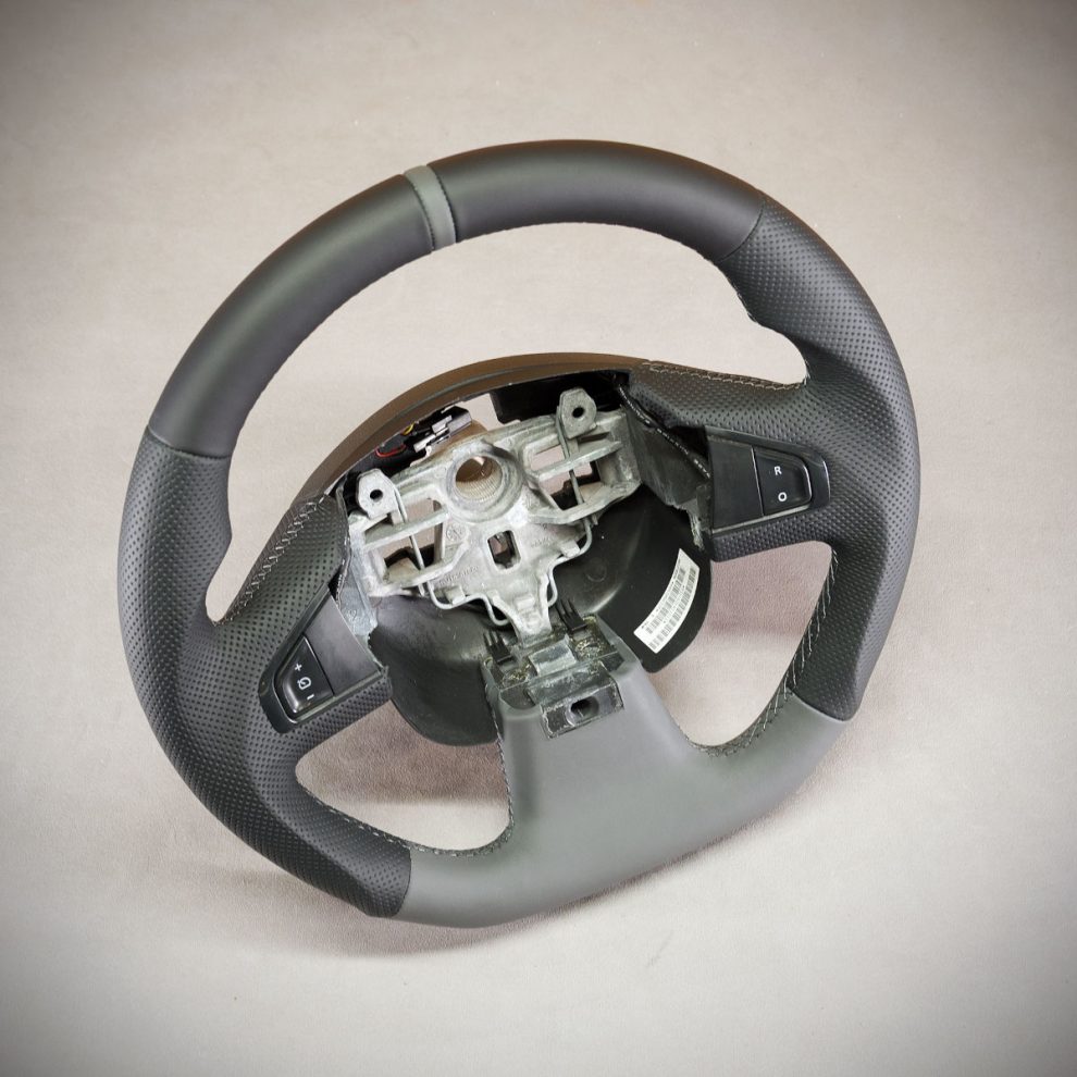 Renault Megane III Custom steering wheel