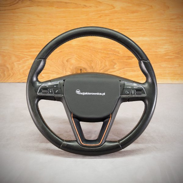 Seat Leon III steering wheel before modification