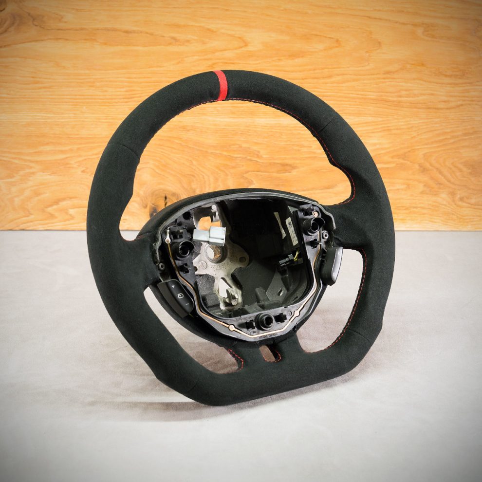 Renault Clio III Custom steering wheel