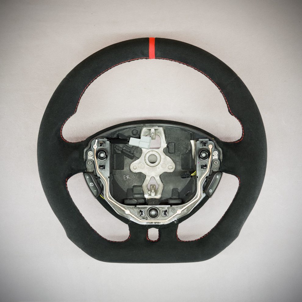 Renault Clio III Custom steering wheel