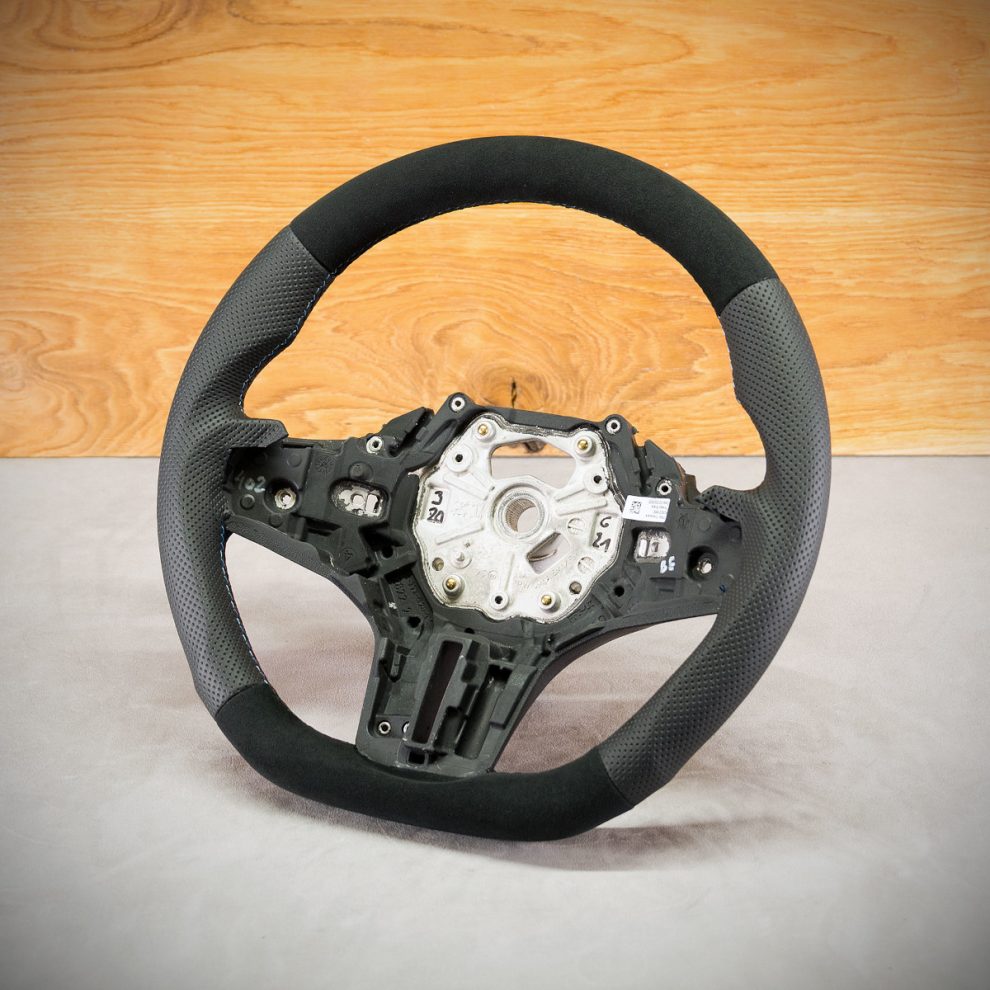 BMW G26 Custom steering wheel