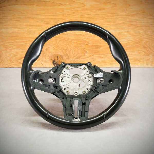 BMW G26 steering wheel before modification BMW G26 steering wheel before modification