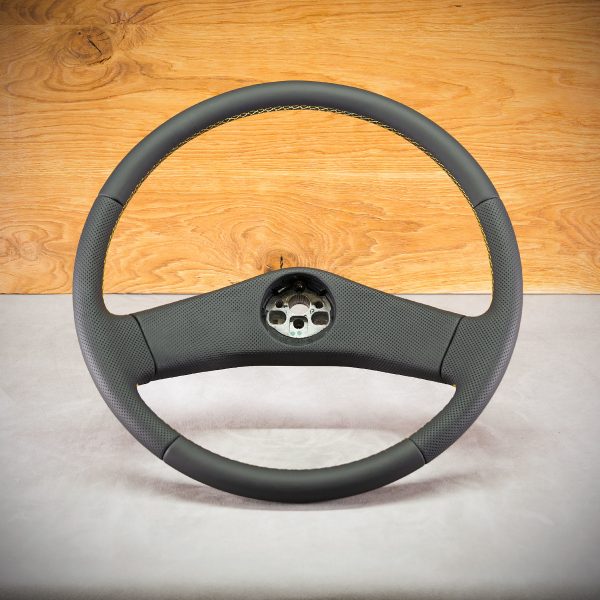 MAN L2000 steering wheel after upholstery MAN L2000 steering wheel after upholstery