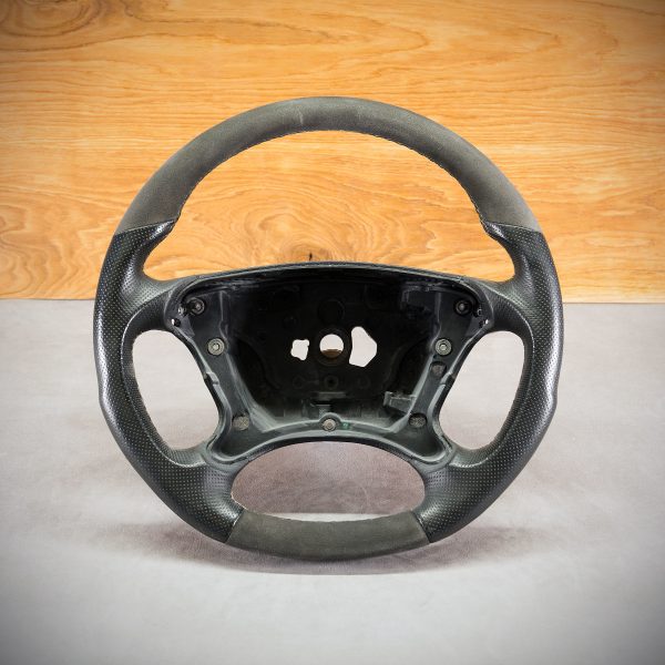 Mercedes-Benz CLS W219 steering wheel before modification Mercedes-Benz CLS W219 steering wheel before modification