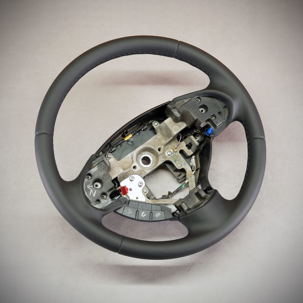 Mitsubishi L200 Custom steering wheel
