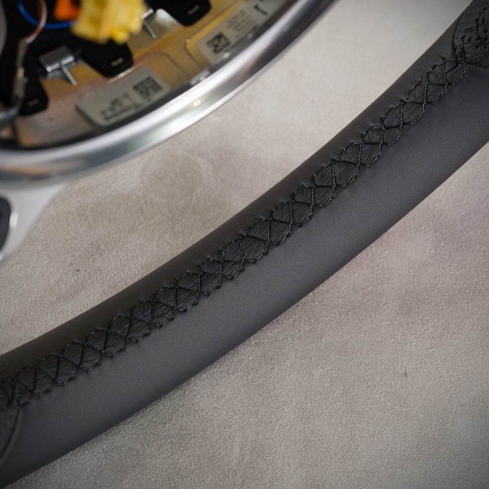 Porsche Macan Custom steering wheel