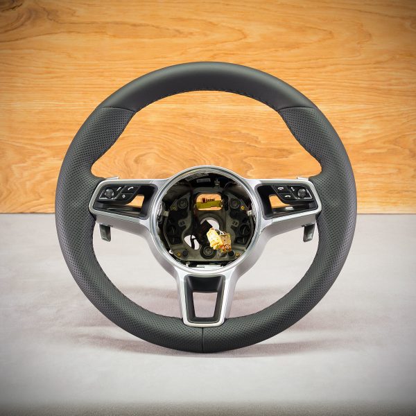 Porsche Macan steering wheel after upholstery