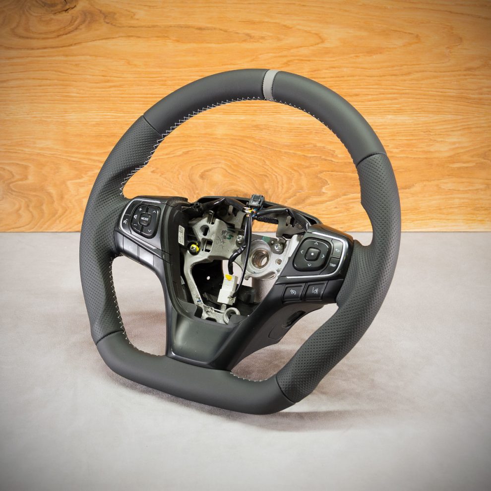 Toyota Avensis T27 Custom steering wheel