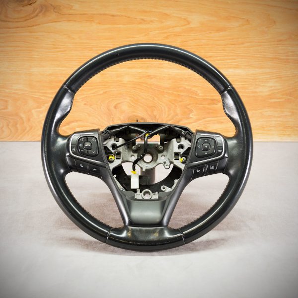 Toyota Avensis T27 steering wheel before modificationa Toyota Avensis T27 steering wheel before modificationa