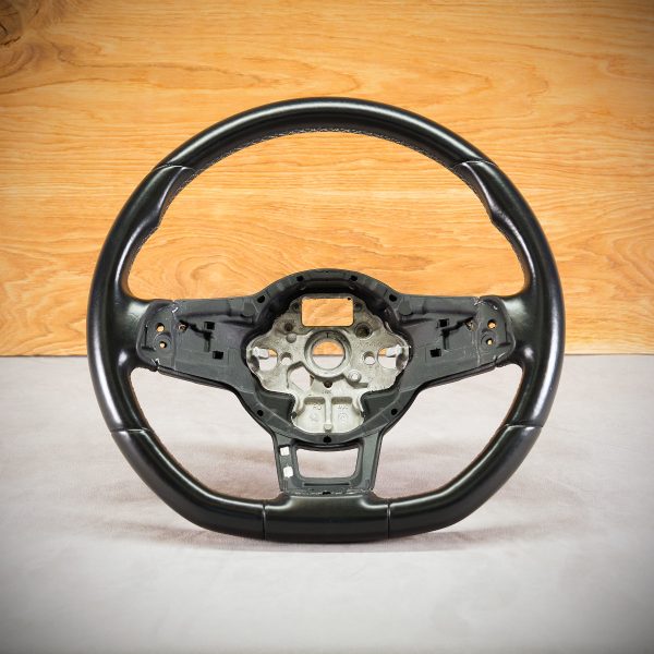 Volkswagen T-Roc steering wheel before modification Volkswagen T-Roc steering wheel before modification