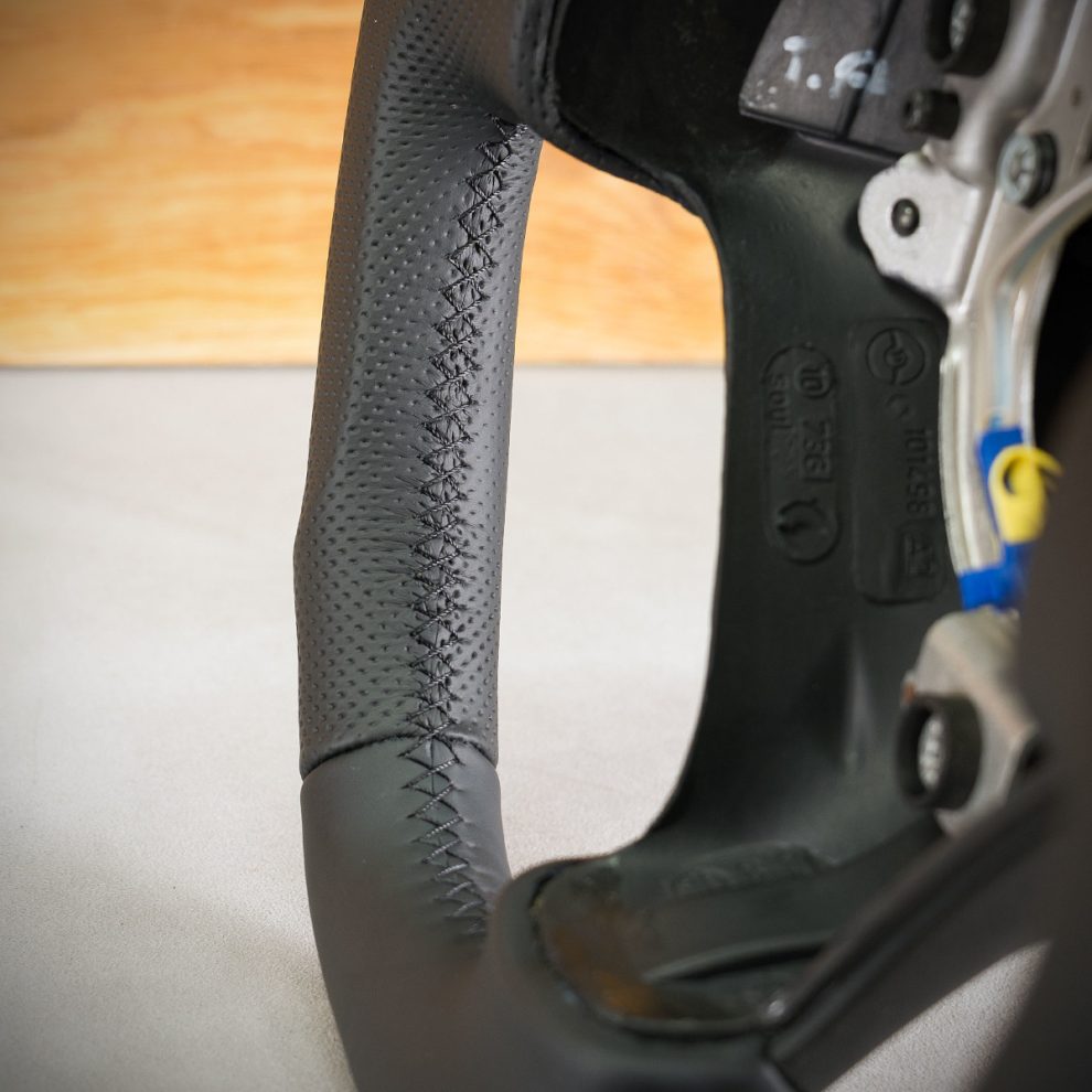 Audi A4 B6 Custom steering wheel