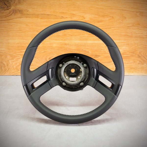 Citroen C4 Grand Picasso steering wheel after upholstery Citroen C4 Grand Picasso steering wheel after upholstery