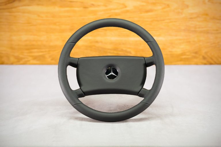Mercedes-Benz 500 Custom steering wheel