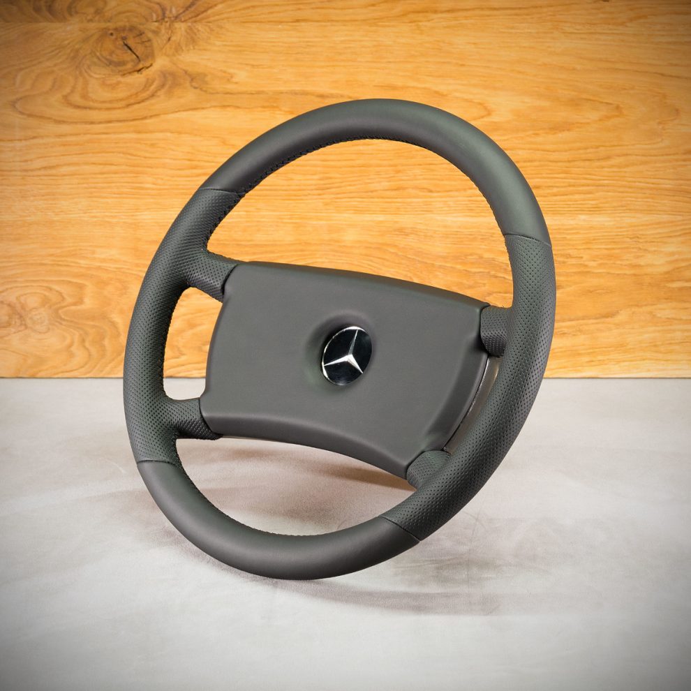 Mercedes-Benz 500 Custom steering wheel