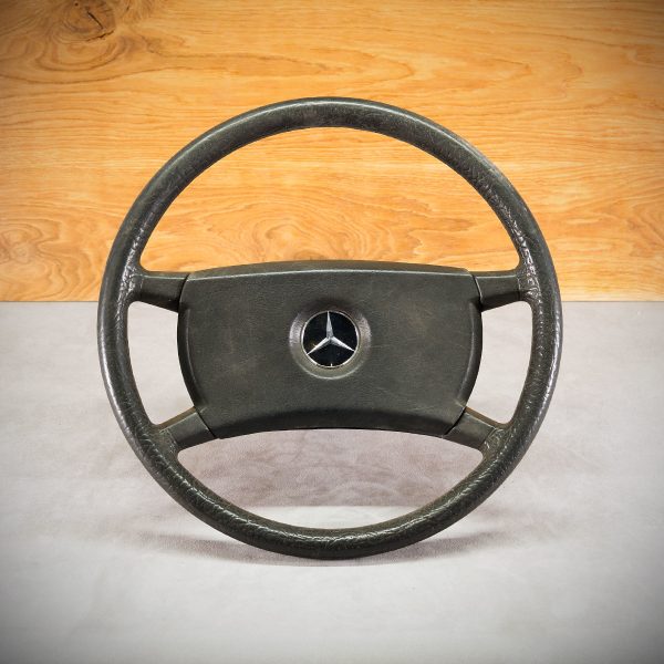 Mercedes-Benz 500 steering wheel before modification Mercedes-Benz 500 steering wheel before modification