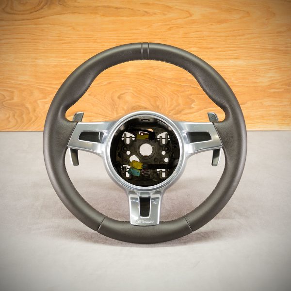 Porsche 911 steering wheel after upholstery Porsche 911 steering wheel after upholstery