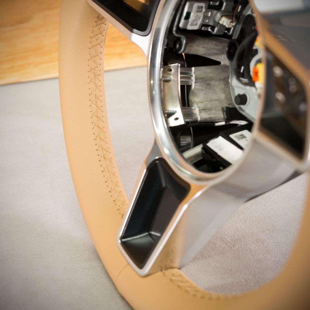 Porsche Macan Custom steering wheel