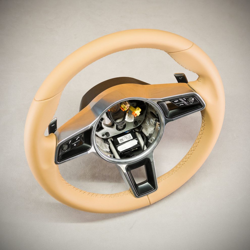 Porsche Macan Custom steering wheel