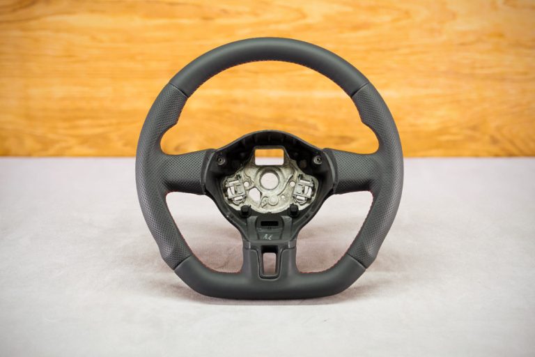 Volkswagen Polo Custom steering wheel