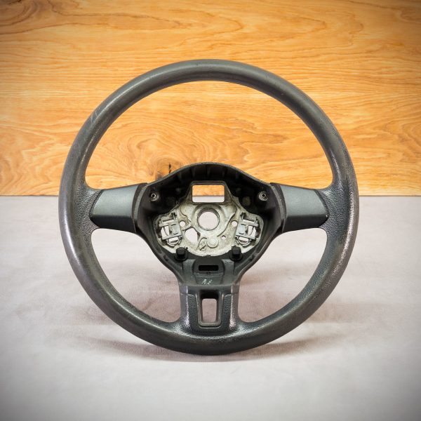 Volkswagen Polo steering wheel bfore modification Volkswagen Polo steering wheel bfore modification