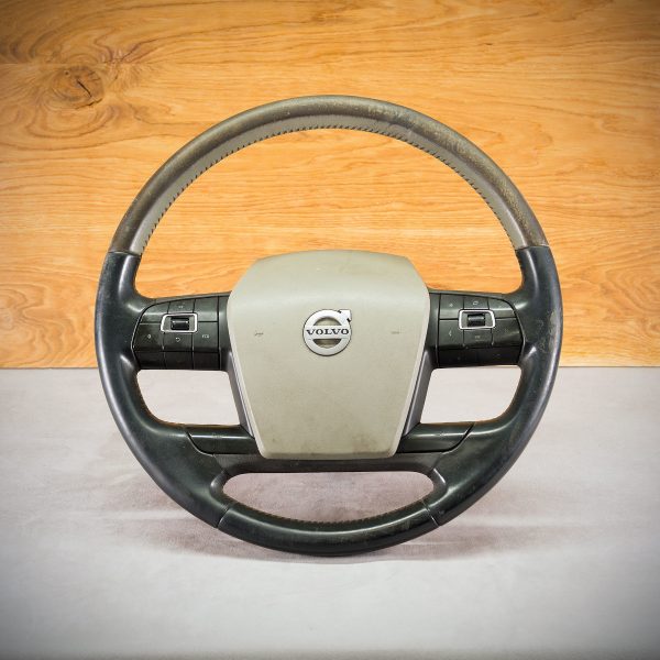 Volvo FH4 steering wheel before modification