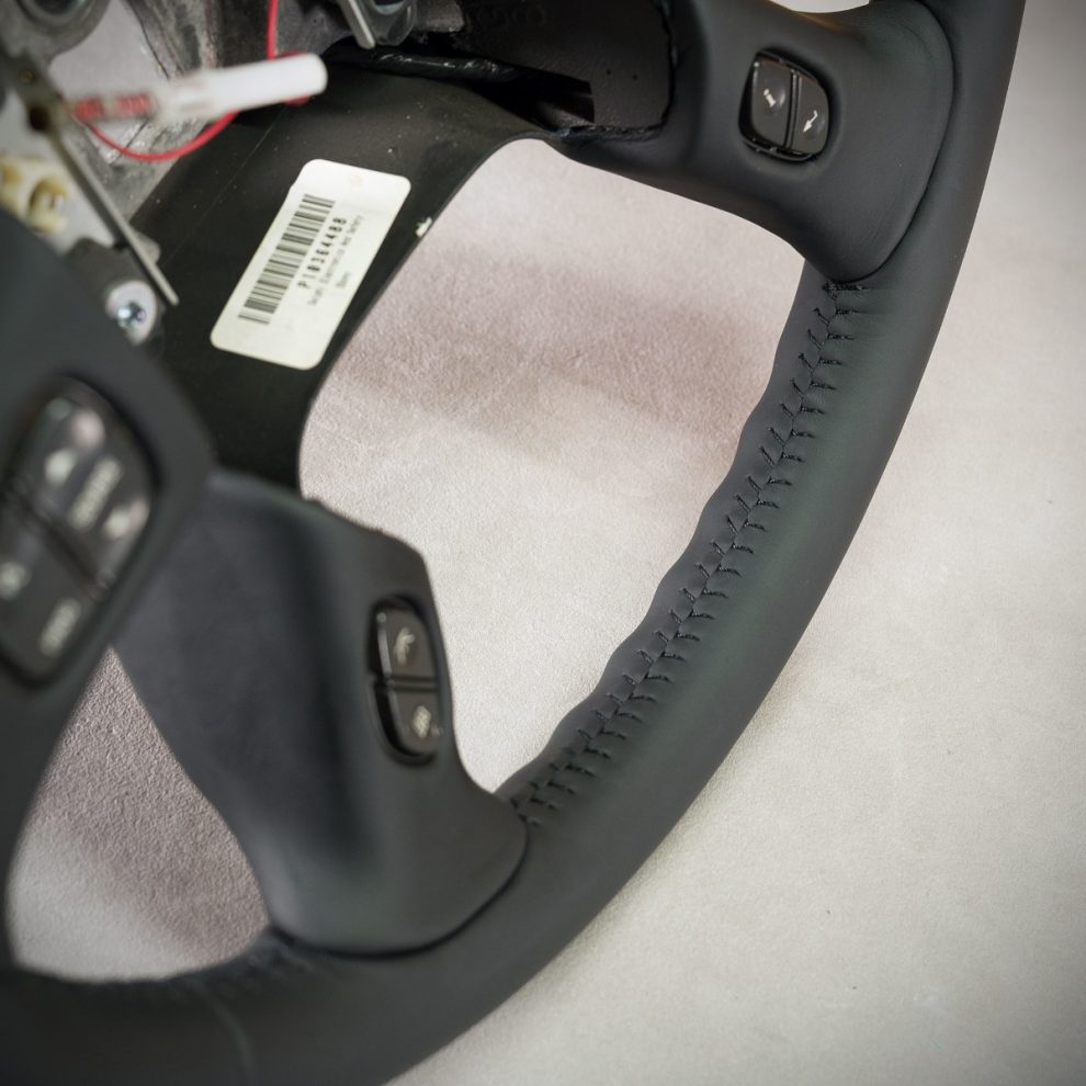 Hummer H2 Custom steering wheel