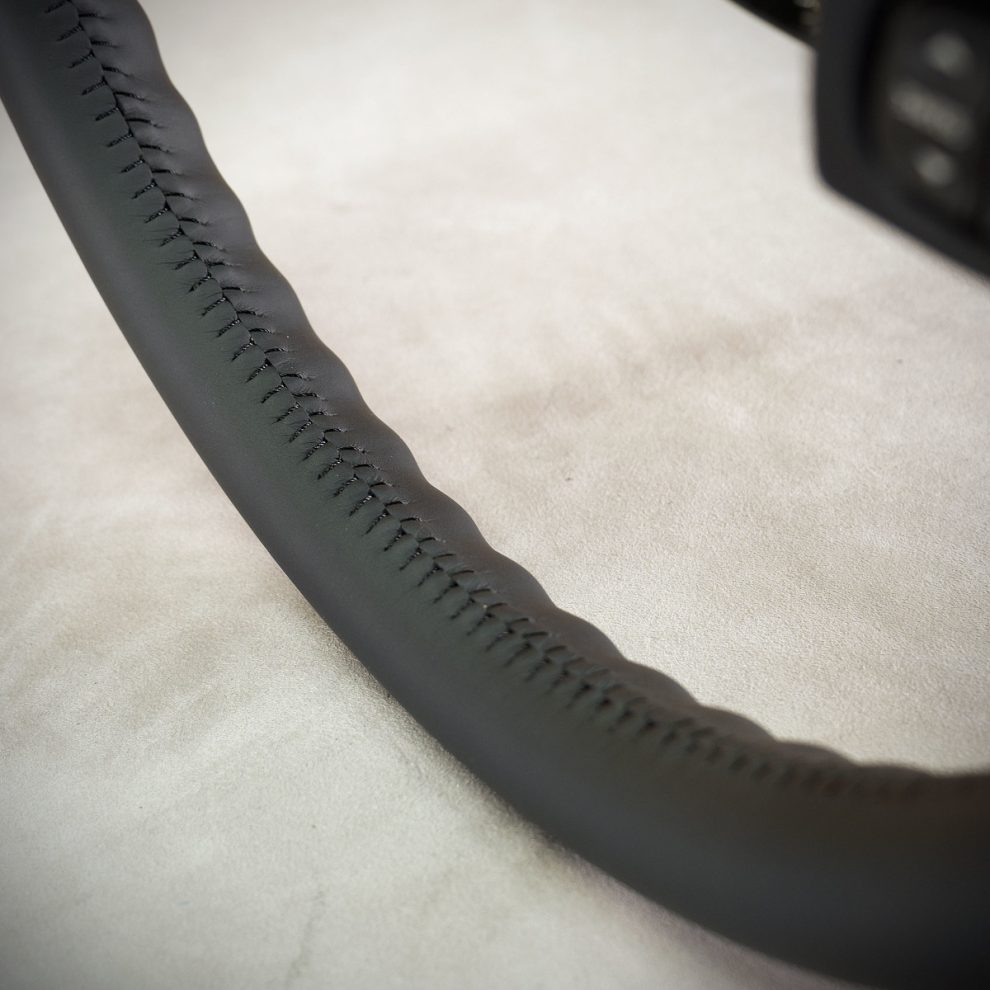 Hummer H2 Custom steering wheel