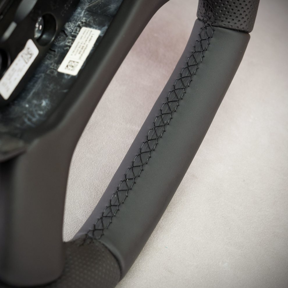 Mercedes-Benz W221 Custom steering wheel