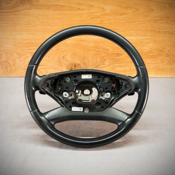Mercedes-Benz W221 steering wheel before modification Mercedes-Benz W221 steering wheel before modification