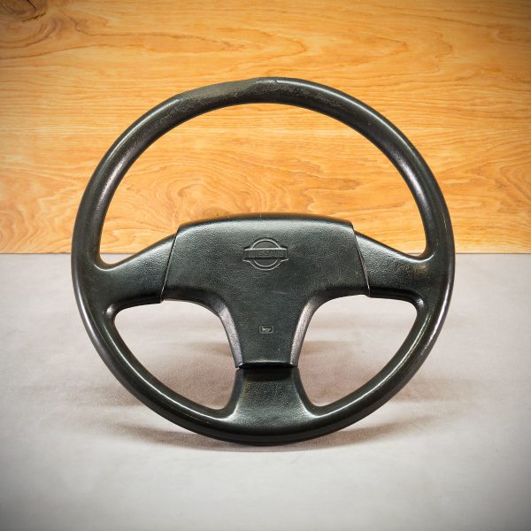 Nissan Patrol steering wheel before modification
