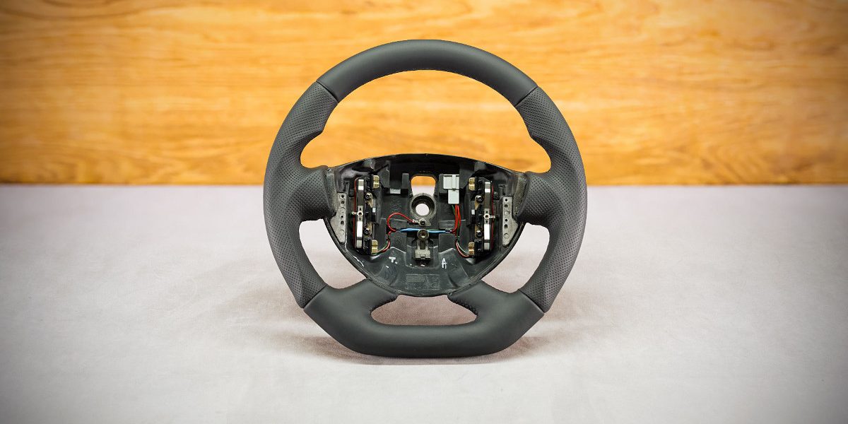 Opel Vivaro Custom steering wheel
